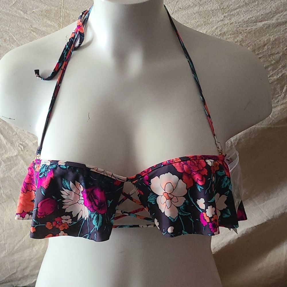 Swimsuit bikini top